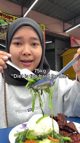 Berat aini naik mendadak lepas kahwin, dari 55 sampai 70kg dekat 20kg koranggg 😭🙏🏽 Ramai orang tegur “wahhh bahagia sekarang” , atau nak cover kita akan bagi tahu “yelah dah kahwin asik berjalan happy la “ Padahal kita tak sedar / tak tahu kenapa lepas kahwin makin besar eh? Kenapa makan tak henti2 ni?  Nak kurus tak ada short cut, sama mcm bisnes tak ada short cut , maybe u boleh kona2 style hit and run atau style makan omad, tapi not for long term and lifestyle ke laut juga.  Laaa Malas la citer sbb orang bukan nak dig in “nak tahu wht happen to your body” ponnn. Ramainya nak tahu “awak makan product kurus apa”😂