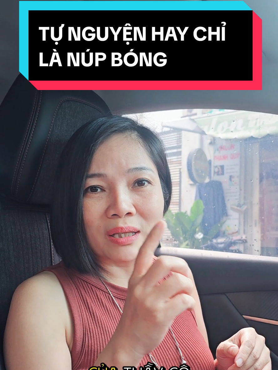 Cá nhân mình ủng hộ chương trình xã hội hóa, quan trọng là hợp lý và tự nguyện, chứ đừng vì chạy theo thành tích mà vô tình hay cố ý ép phụ huynh vào thế rồi núp bóng dưới 2 chữ quá đẹp đẽ là 
