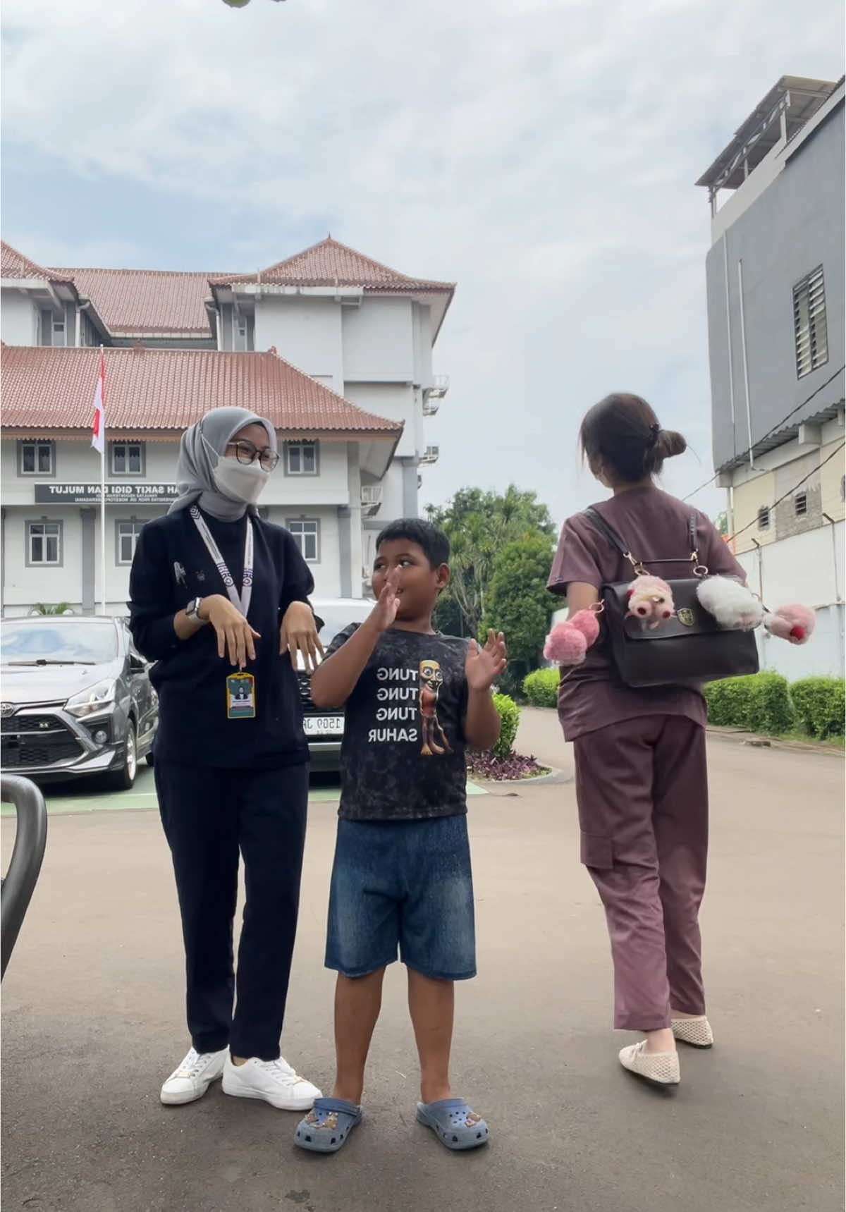 scrub aku lucu kan skena,, bersama pasien bocil