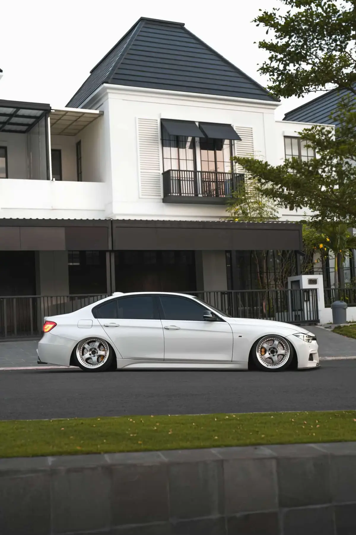 Teruslah merendah , di atas banyak angin kencang 😎