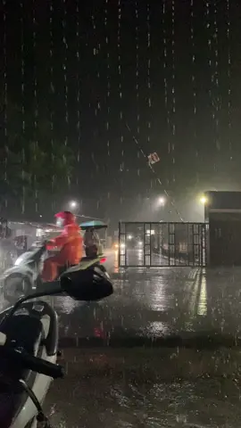 hujan, tenang + suara mba @woro widowati #patgulipat # fyp 