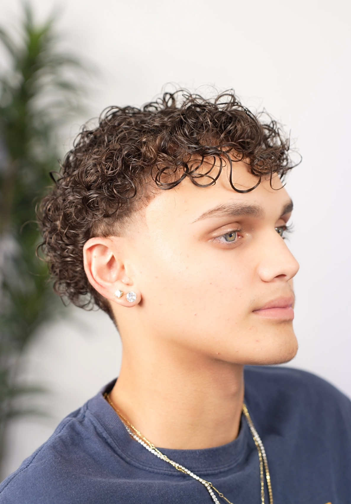 Sheesh 🙂‍↕️ LINK IN BIO TO SET AN APPOINTMENT ‼️ __________________________________ #everettbarber #washingtonbarber #seattlebarber #Tacomabarber #Bellinghambarber         