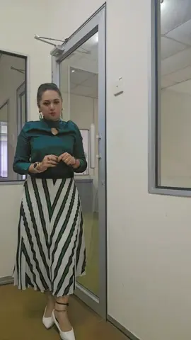 OOTD with Emerald With White 🥰🥰🥰 #OOTD #fashionwoman #ootdfashion #fashionwoman  #styletips 