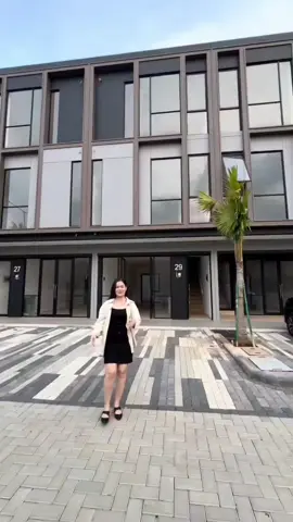 INVESTASI TERBAIK!! Ruko di sepanjang jalan boulevard Park Serpong, dengan konsep triple key bisa di sewakan  Tersedia 2 ukuran - 4,5x12m² - 5x13m² Harga perdana 1.4M  Booking sekarang! Info >> Lita 087786706887 #parkserpong #ruko #rukotangerang #ruko3lantai #update 