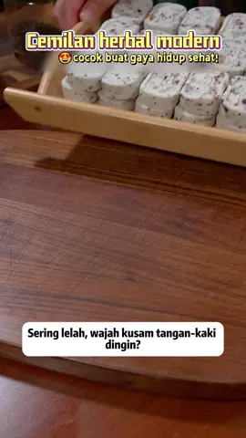 Kue kurma merah, ubi, dan poria yang lembut dan harum. Rendah gula dan minyak, tidak menggemukkan, menenangkan perut dan mengisi kembali Qi dan darah. 💪 #RendahGulaRendahMinyak #TahanKepuasan #UbiKurmaMerah #PoriaCoopandGorgonFruits #MenenangkanPerut #MengisiBadanQi dan Darah #CamilanSehat #KueGandumUtuh