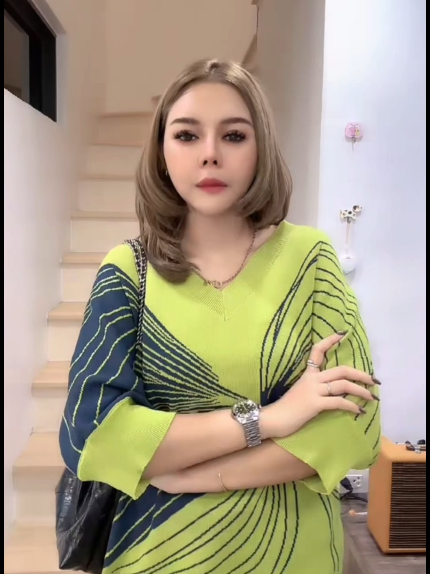 #เสื้อผ้าสาวอวบ #เสื้อทอนิตติ้ง #เสื้อคอวี #เสื้อแขนค้างคาว #เสื้อสาวอวบ 