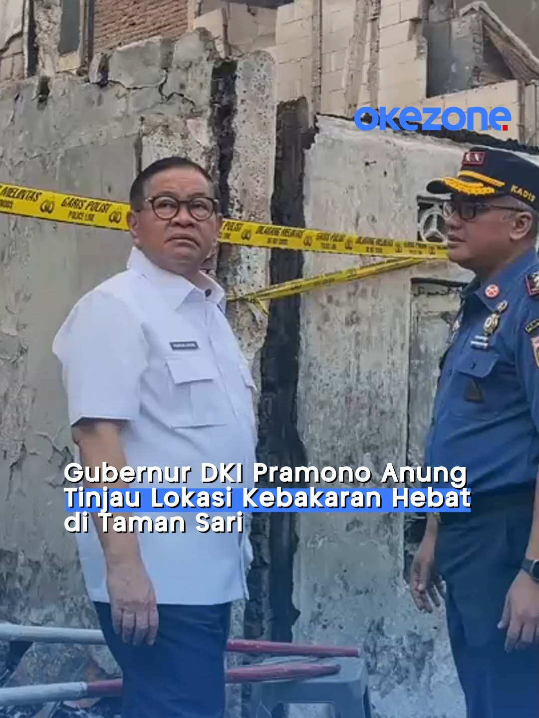 Gubernur DKI Jakarta, Pramono Anung meninjau lokasi kebakaran hebat di Kelurahan Tangki, Kecamatan Taman Sari, Jakarta Barat pada Selasa (30/9/2025) pagi. Pramono meminta peristiwa kebakaran di Taman Sari menjadi perhatian dan tidak terjadi kembali di kemudian hari. Pramono memastikan Pemprov DKI Jakarta akan mendampingi warga terdampak untuk mengurus surat-surat berharga yang terlahap api. #okezone #okezonecom #pramono #jakarta #kabarakan