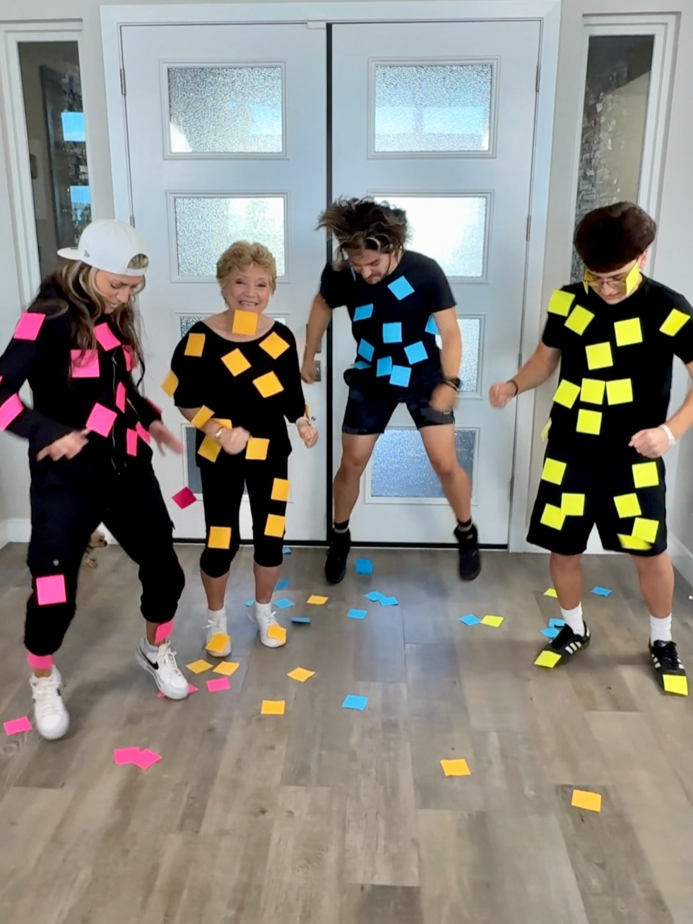Sticky Note Shake-Off 📒 #originalgames #stickynotes #familychallenge