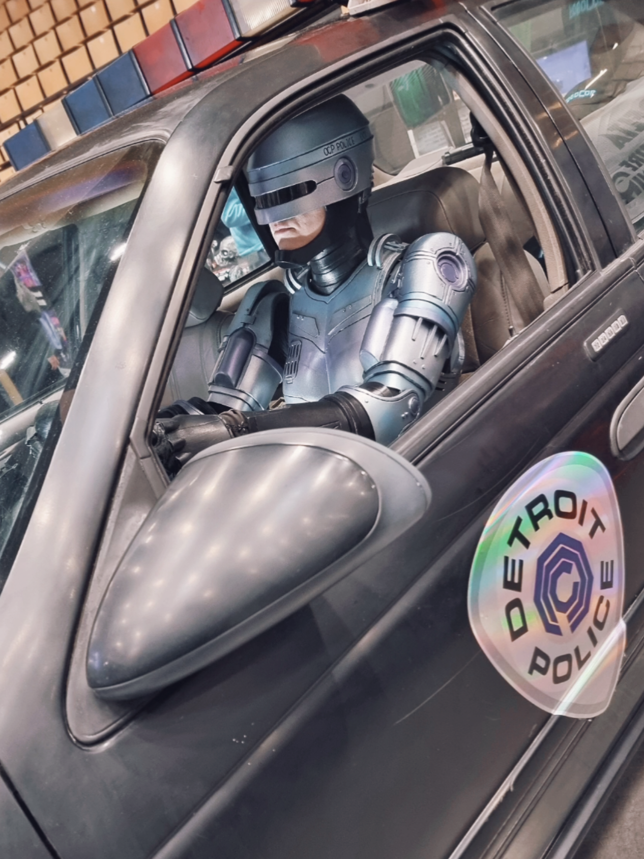 A dream come true 🥹 @Emergency Movies Cars France  Cosplay by me #RoboCop #AnneLewis #AlexMurphy #80smovies #90smovies 