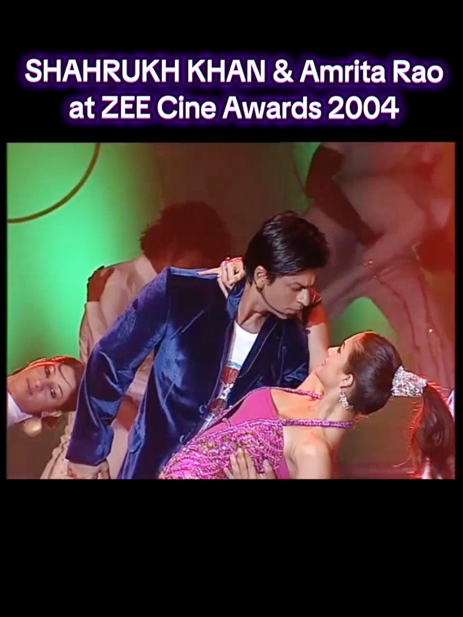 Gimana yaa rasanya Nari bareng sm Shahrukh Khan??!🤔🥰😍 Yaa Allah pengen bangettt dahhh💃💃💃💃 Apalagi lagunya yg enak-enak beginihhh  lagu favorit. fans bollywood sejati mah pst apal apa judul film, judul lagu, dan gerakan tarian di lagu ini..ahayy #dance #awards #bollywoodseru #shahrukhkhan #fyp 