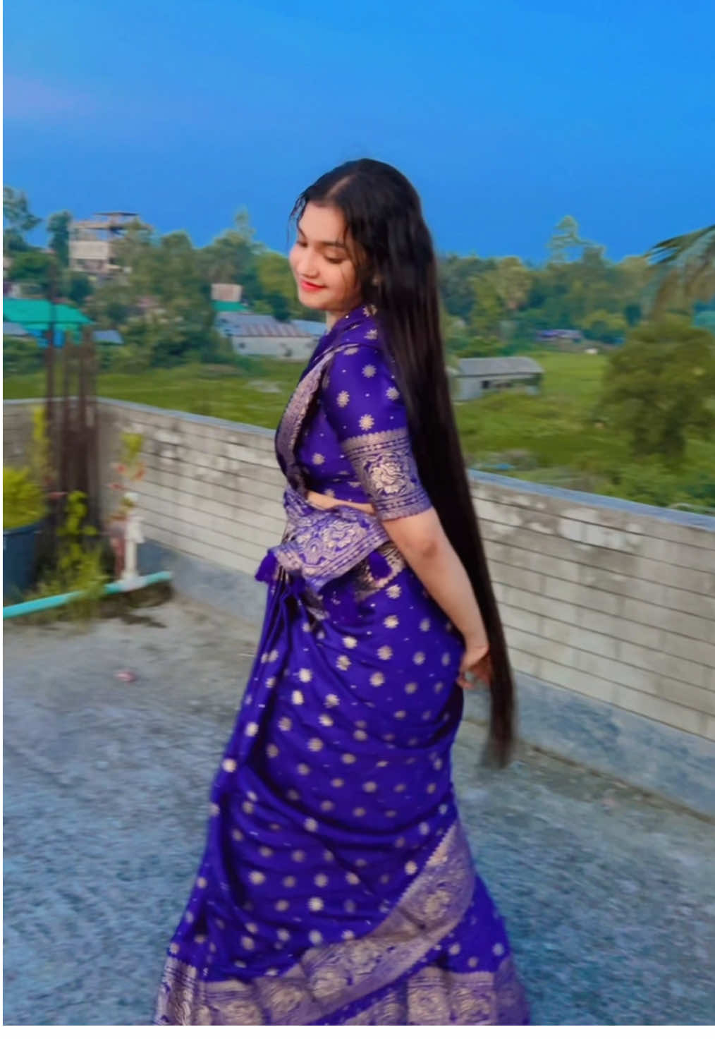 বুকের মাঝে🫠লুকাইয়া..!🤦‍♂️Sari:👉@Sk ShOp Brand #Foryou #prema #Apu #foryoupage #for 