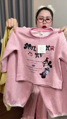 Bộ mặc nhà hoạ tiết micky
