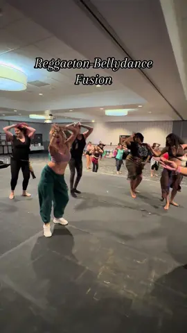 Let’s play a little “I Spy”! Do you have any friends in this video? Let tag them! Angel Bellydance at Essence of Belly Dance hosted #bellydancefestival #bellydancefusion #fusionbellydance #bellydancers 
