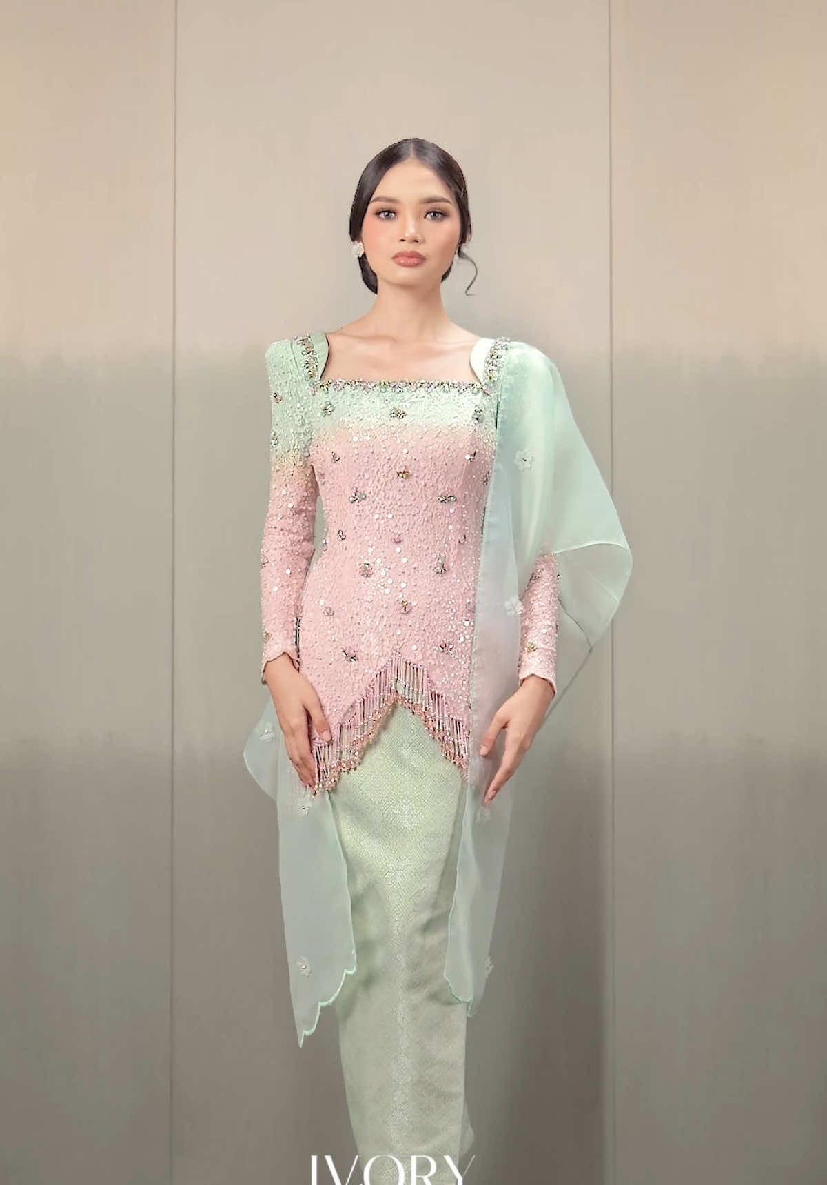 That strawberry matcha kebaya you’ve been wondering.  This Kembang Dadar kebaya in Mint on Powder Pink choice, never goes wrong. ✨ From 1-10, how lovely this silhouette? #kebayamodern #kebayawisuda #kebayalamaran #kebayapesta #ivorystudiortw 