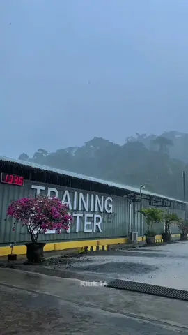 Training Center dengan vibes hujannya 🌧️ #masyaallah  #fyp #kerjahujan 
