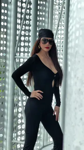 Lâu lâu đổi style chút 😎🖤#truongngocanh #dienvientruongngocanh #lualatrahoa #linhsancouture#linhs