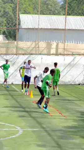 follow iso dhaha zxpayal @SHAREECO ACADEMY🇸🇴⚽️🥇 @Couch Ayub kagawa⚽️❤️ @Mucab 7 @J II JII le 87 @Anas varane NO.5 #fyp #viral #creatorsearchinsights #