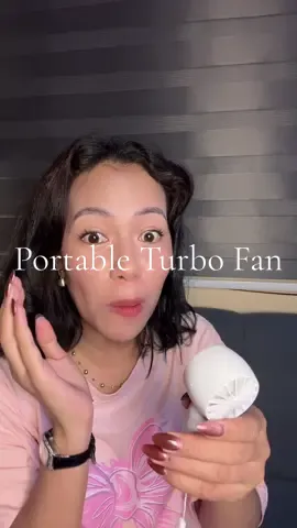 Ngayon lang ako nakabili nang ganito ka liit na portable fan pero malakas ang hangin #miniportablefan #turbofan #portablefan #fyp 