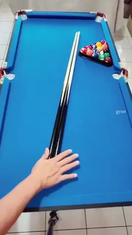 Meja Pool 120CM Versi Baru + Set Lengkap. Termasuk 1 meja pool, 16 bola marmar, 1 kapur, 2 cue, 1 tripod, 1 berus. Kaki logam boleh laras, kukuh & tahan lama.  Sesuai untuk kanak-kanak 4-18 tahun & hiburan keluarga di rumah. #billiards  #snookertable #snooker #8ballpool #playing 