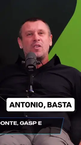 Il calcio è opinabile, ognuno può pensarla come vuole, ci mancherebbe. Il problema sta nel modo in cui si espongono le proprie idee, soprattutto se si parla ad un pubblico vasto. Bisognerebbe mettere da parte rancori personali o altro ed esprimere la propria opinione con educazione e rispetto. E non mi riferisco solamente a Cassano o Adani, perché ormai c’è un odio diffuso tra altri opinionisti, video sui social o commenti, spesso davvero imbarazzante e incommentabile. Non si parla più di calcio, solo urla e insulti. #cassano #allegri #adani #milan #acmilan #acmilan1899 #seriea #calcio #calcioitaliano #calcioitalia #football #futbol #futebol #Soccer #instacalcio #instafootball #footballnews #calcionews #sport