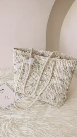 #taswanita #tas #tasselempang 