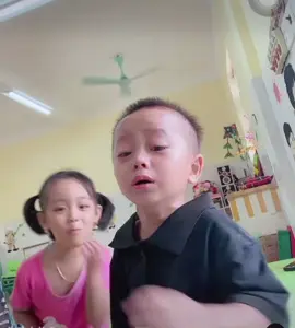 # e e muốn đi về bốc ứt trâu🤣🤣🤣 Không có cứt trâu thì e bốc cứt gà cơ 🤣🤪🤪 #dihoc #mamnontiktok #xuhuong #viral 