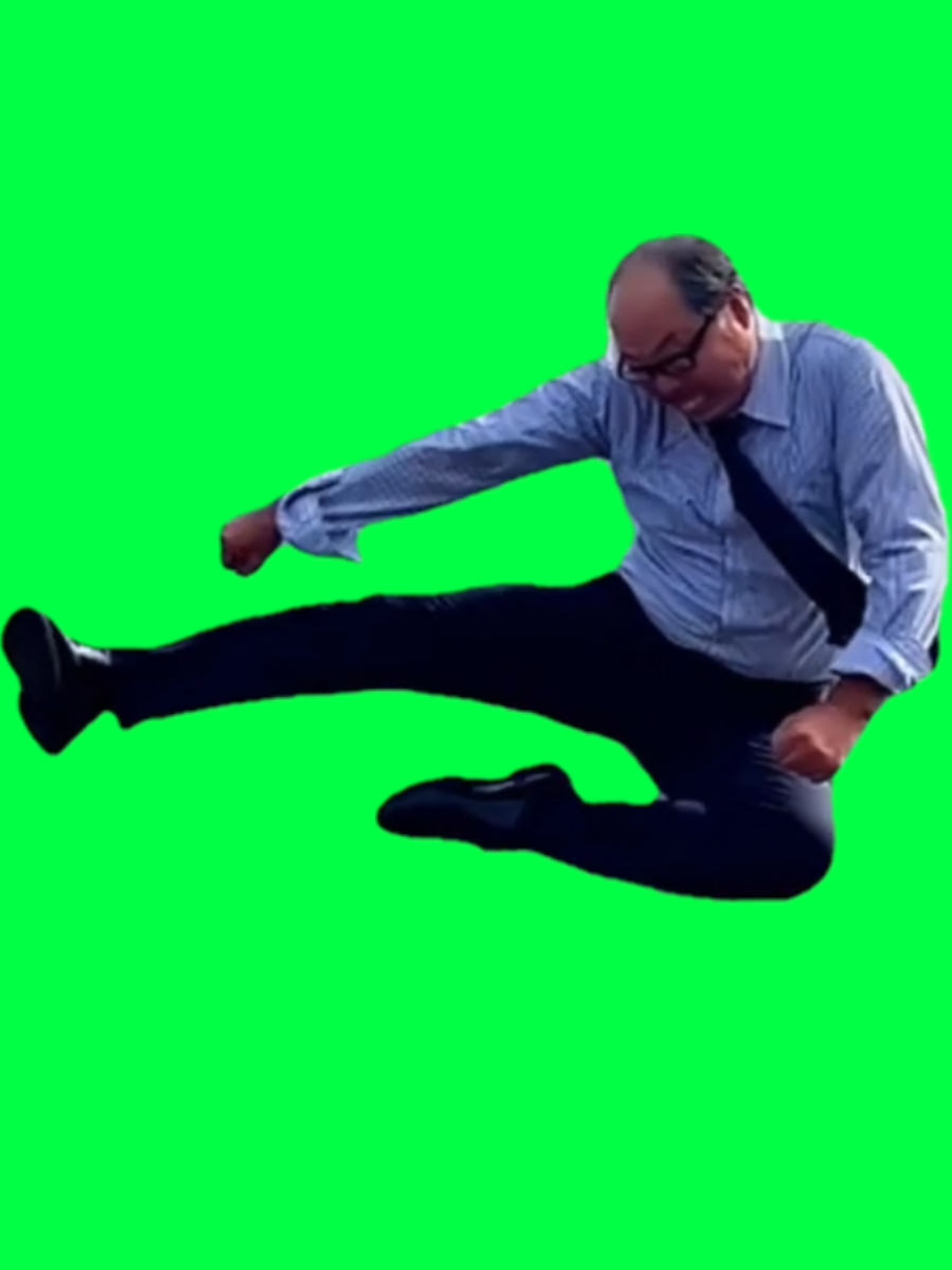 Use this CapCut green screen of a man flying through the air like a ninja to “Everybody Was Kung Fu Fighting” — perfect for high-energy action edits, meme mashups, or dramatic mini fight scenes. The viral song “Kung Fu Fighting” by Carl Douglas gives you major throwback vibes.  #KungFuFighting #ninjaaction #fightmeme #greenscreenmeme #capcuttemplate 