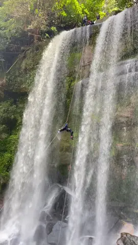 Ngehalu di atas kata nya sih dekat sama malaikat, siapa tau di denger #canyoneringkalbar #riamsetegung 