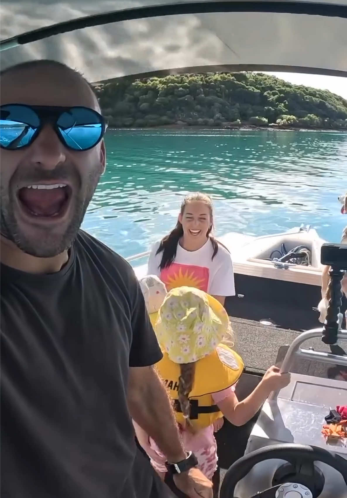 5 Days Boat Fishing DAY 2 #fishing #airliebeach #bigfish #boatfishing 