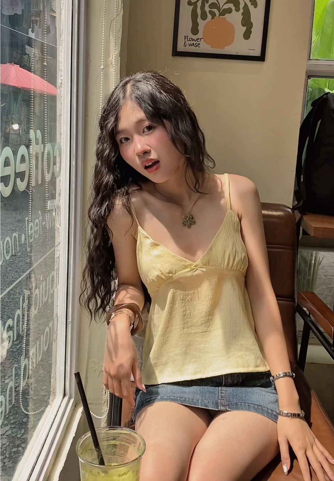 Camila top for a coffee date ☕️☀️ | #moodie #moodiegirls #camitop #outfitoftheday #outfit 