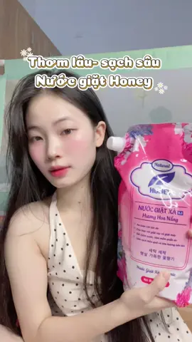 Quần áo thơm ngọt ngào, mềm mịn cả ngày nhờ nước giặt xả Honey 🌸💛 Một bước giặt – xả tiện lợi, tiết kiệm thời gian mà vẫn giữ hương thơm lâu bền. #NuocGiatXaHoney #QuanAoThomLau #MeoGiupNhaSach #DoThomMemMai #GiặtXảTiệnLợi 
