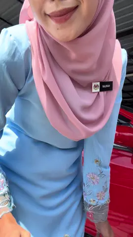 yeay dah tepat setahun kerja so kita celebrate dengan ootd lepas habis school 😂 #fyp #teacher #teacherlife #OOTD #school 