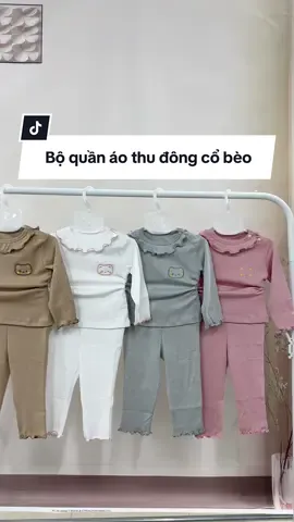 Bộ này thì lạnh lạnh các bà mặc cho con ok nha ạ, có 4 màu ạ, rất sang chảnh 6-16kg nha #minshopdososinh #anminaza #bodydaitaychobe #aodaitaychobe 