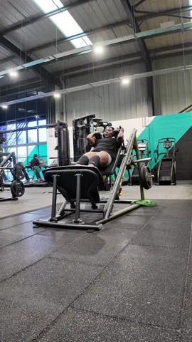 #quadsworkout #hamstringworkout #fitnessgirl 