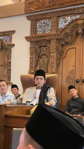Moment Gus Iqdam Sedih ketika Video Flash Back Majelis Ta’lim Sabilu Taubah diputarkan Oleh team Media. Dimana Gus Iqdam Mengingat usianya sekarang yg bertambah, dengan waktu Maejelis yang tak terasa sudab sebesar ini.. Semoga Gus Iqdam Diberi Kesehatan selalu dan dapat Bermanfaat Untuk Semua Umat dan semoga beliau di Beri kekuatan dan kesabaran…Amin..Amiin..Aminn..ya. Robbal’alamin #Flashback #gusiqdammuhammad #majelistaklimsabilutaubah #fypp #viraltiktok 