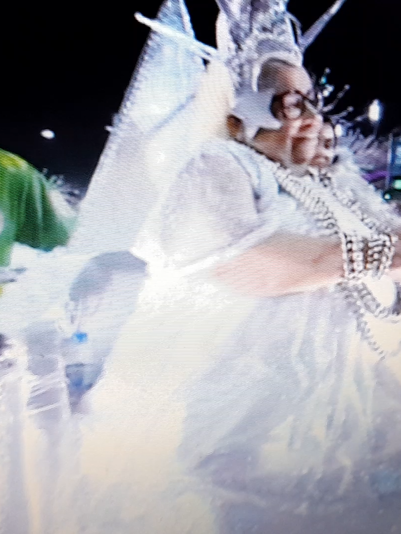 Estão bombando ou têm tudo pra bombar no Carnaval 2026 com as escolas de samba do Grupo Especial: 🎭 Hashtags para acompanhar e usar no Carnaval 2026 #Carnaval2026 – A principal hashtag para tudo relacionado ao evento. #Sapucaí2026 – Foco nos desfiles do Rio de Janeiro, direto da Marquês de Sapucaí. #Salgueiro2026 – A escola vai homenagear Rosa Magalhães com um enredo lúdico e poético. #Mangueira2026 – Tema sobre “Mestre Sacaca”, guardião da Amazônia Negra. #Viradouro2026 – Homenagem ao Mestre Ciça, ícone da bateria carioca. Se quiser algo mais específico como hashtags de São Paulo, enredos indígenas, ou até memes carnavalescos, posso te ajudar a montar uma lista personalizada. Quer? 💃355 ‎terça-feira, ‎4‎ de ‎março‎ de ‎2025, ‏‎23:18:54