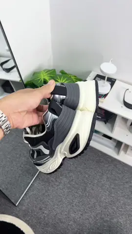 Seganteng ini cuy 🥶🥶 #sepatusneakers #localbrand #sepatumurah #panarybody 