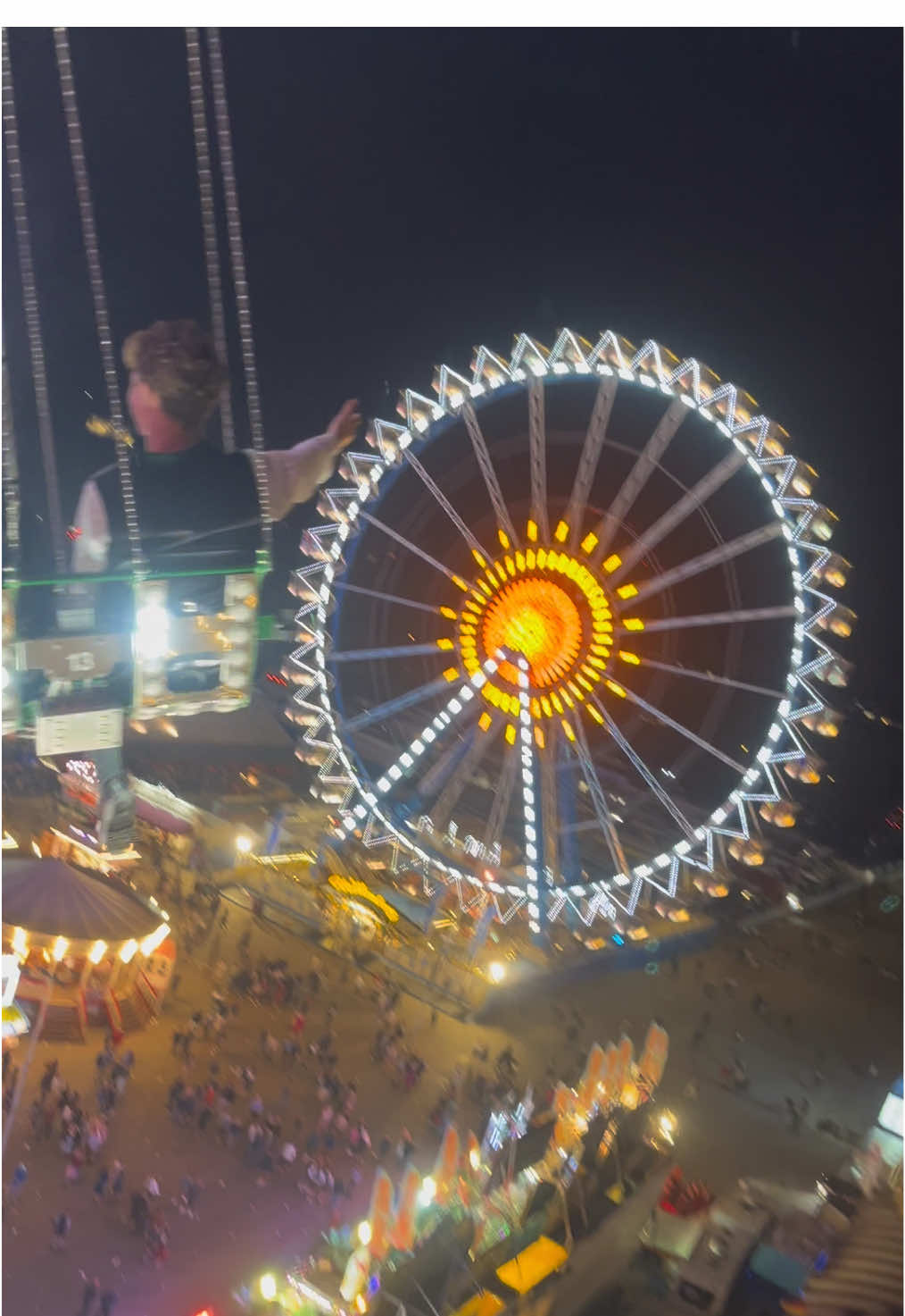 So sche… der Blick über ganz München und das Oktoberfest 🥳 #oktoberfest #münchen #wiesn #theresienwiesemünchen #kettenkarussell 