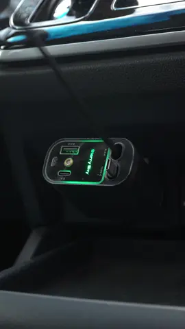 4-in-1 car charger with retractable cable and LED light to create atmosphere at night#carcharger #cargador #car #charger #tiktokshop #tiktokshopfalldealsforyou #tiktokmademebuyit #fpy 