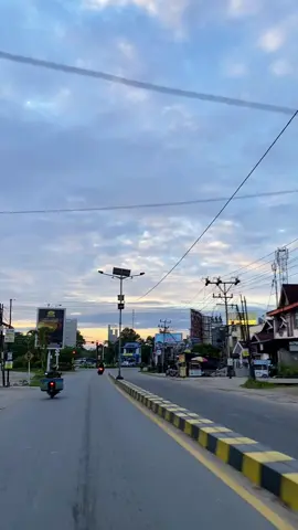 Suasana pagi hari kota Sintang #sintang #sintangkalbar #sintanginformasi #pagi #fyp #lewatberanda 