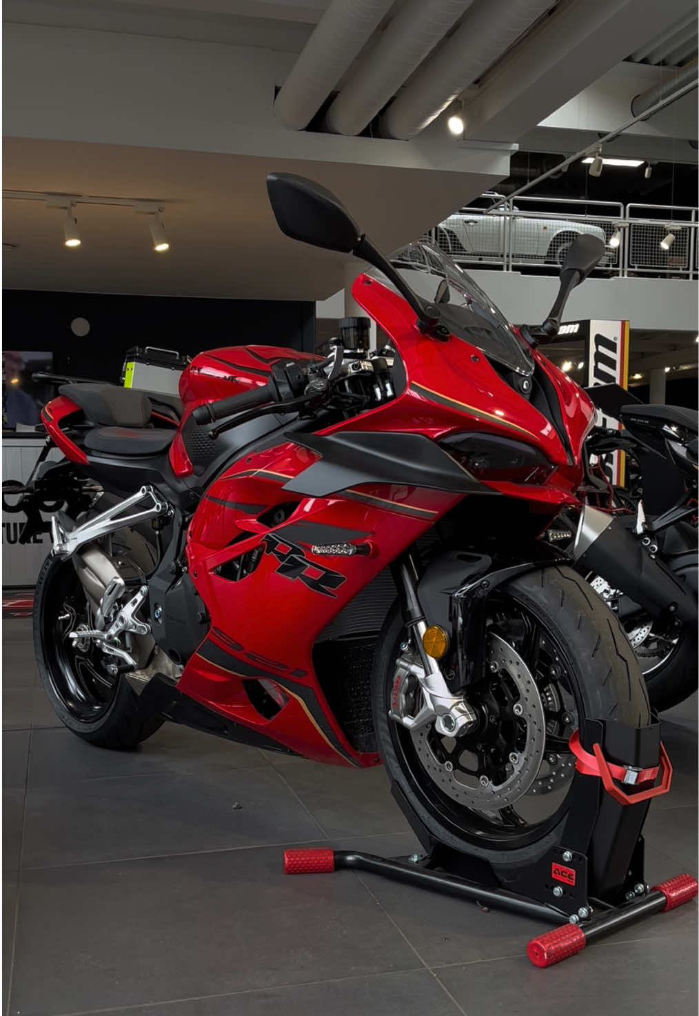 🚨 JETZT BEI UNS: QJ Motor SRK 921RR live erleben! 🚨 Die brandneue QJ Motor SRK 921RR ist endlich bei uns eingetroffen – kommt vorbei und überzeugt euch selbst von diesem atemberaubenden Fahrzeug! 📍 Wo? Rue de Wattrelos 15, 52249 Eschweiler Kommt vorbei, schaut sie euch live an und nutzt die Gelegenheit für eine persönliche Beratung oder einfach, um dieses Meisterwerk auf zwei Rädern aus nächster Nähe zu bewundern! 🏍️🔥 Wir freuen uns auf euren Besuch!     #eschweiler #motorcyle #QJMotor #yamaha #JacobsAdventure 