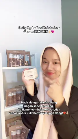 Minyak ≠ Lembab! Kulit berminyak tetap perlu moisturizer biar gak dehidrasi. MK SKIN Daily Hydration, ringan & gak nyumbat pori! ✨   #MKSKIN #MKJourney #mkskinbymaharanikemala #fypシ゚ 