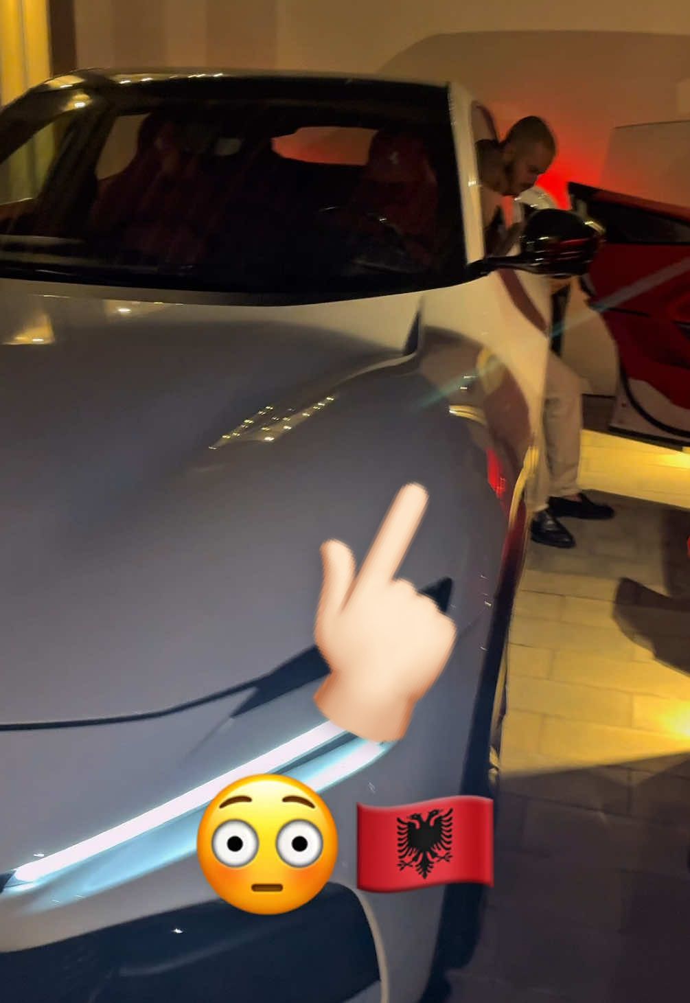 Cil me shit?😆 #albania #dubai #shqiptaretneperbote🇦🇱🌍 #🇦🇪 #lamborghini 