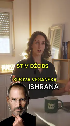 Na početku mog veganstva, pre 8 godina, čitala sam razne knjige koje promovišu sirovo veganstvo i lečenje ozbiljnih bolesti na taj način. I meni je to delovalo super. Zamislite da samo promenite ishranu i izlečite se... Ali to ne ide baš tako. Serviraju vam se samo uspešni slučajevi, a oni loše završeni se prećutkuju. I sama pričam da su ishrana i stil života VAŽNI, ali ne savetujem odbijanje medicinske pomoći i proverenih i dokazanih metoda lečenja, jer to može dovesti do negativnih ishoda. Rešenje je kombinacija moderne i alternativne medicine sa menjanjem životnog stila. Nikakva isključivost.