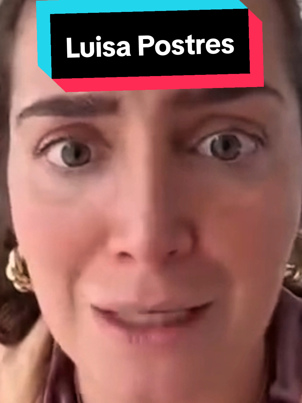 @Luisa Postres es noticia or ser  la pobre hija de @mariafernandacabal y por la polémica de su video (eliminado) ahora se enfrenta a acusaciones por explotación laboral. Qué pasó? Quien es luisa postres? Los papás de maría fernanda cabal son primos? Aquí te lo dejo bien explicado 😇 #miguelitoshow #tendencia #viral #sarcasmo #humor 