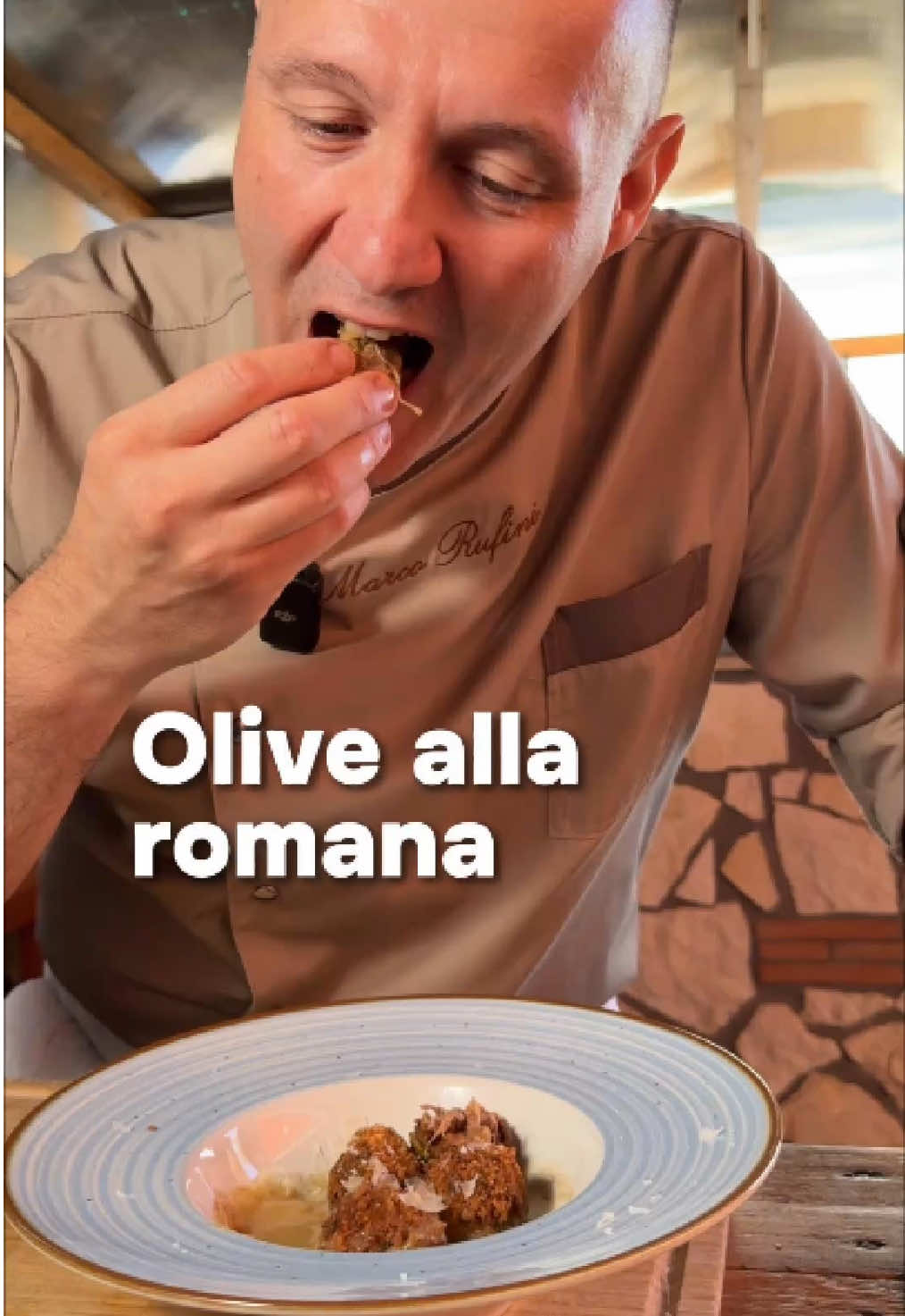 Olive all’ascolana? No! Oggi olive alla ROMANA! 👨🏻‍🍳Consiglio dello Chef: per un tocco speciale usa le @Ficacci Olive Co., acquistabili qui https://amzn.to/4cyXjOR 📍 @casalerufini, Gallicano Nel Lazio (RM) 📞 Info e prenotazioni: 0695469591 🎥 @Atera | Marketing Agency  #oliveallascolana #oliveallaromana #ficacciolive