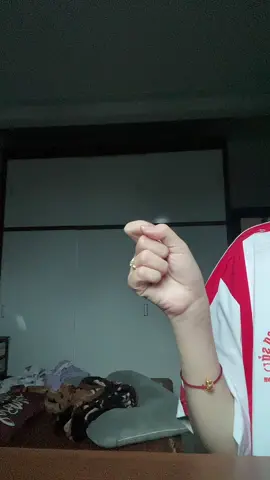bị j v