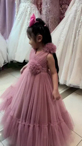 Mixing and matching two different fabrics within one dress can sometimes make for a playful and unique look.💖✨ Our little blossom is ready to walk down the aisle.🥰 #flowergirldress #flowergirl #blushpink #tulle #highlight 