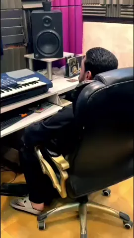زنو في ضهرنا زي النحل♥️🙏