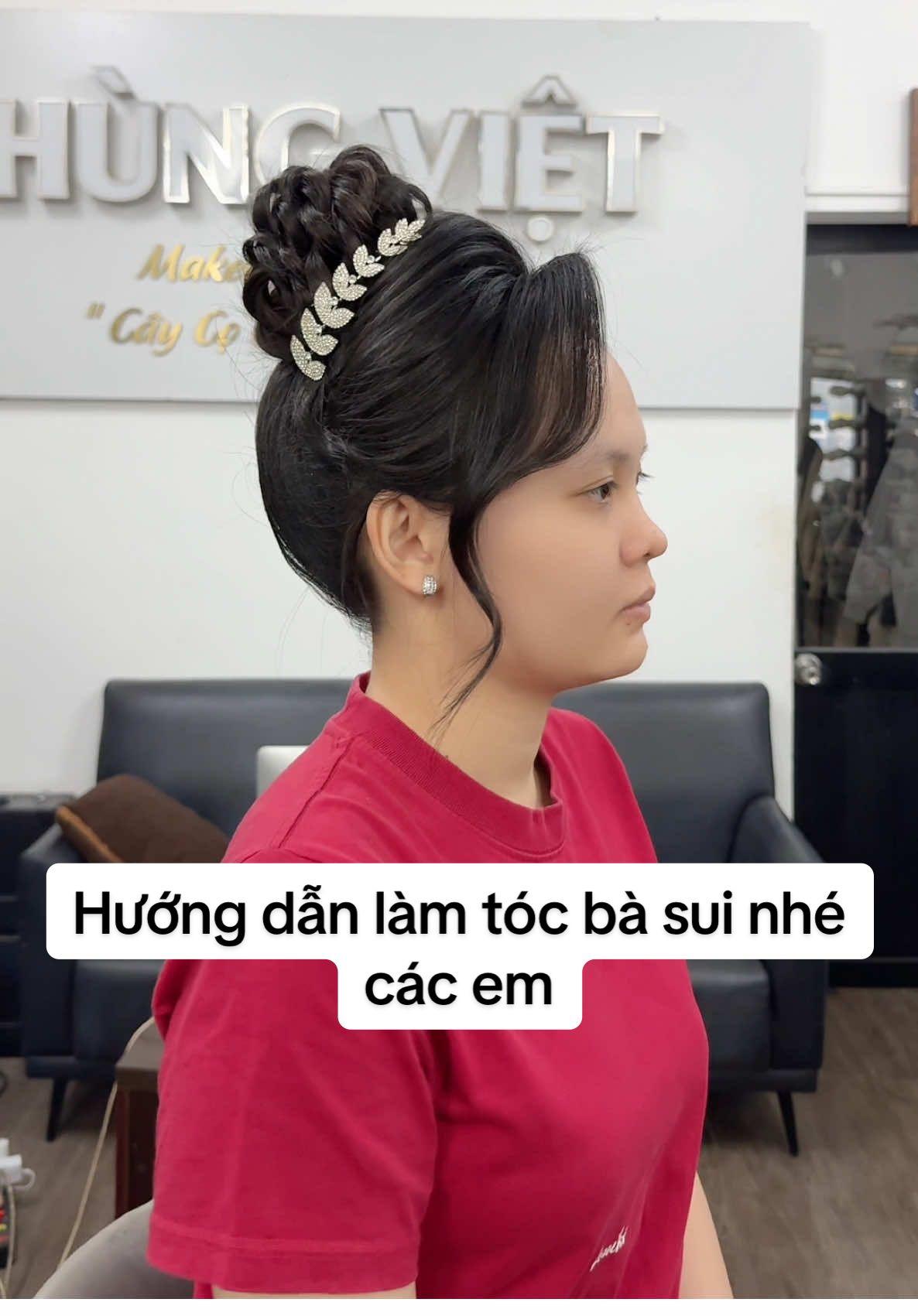Trả lời @NMinh Make Up hướng dẫn làm tóc bà sui nhé các em#xuhuongtiktok #dayboitocnangcao #dayboitocchuyennghiep #caycovangtainang2018 #makeupholien 